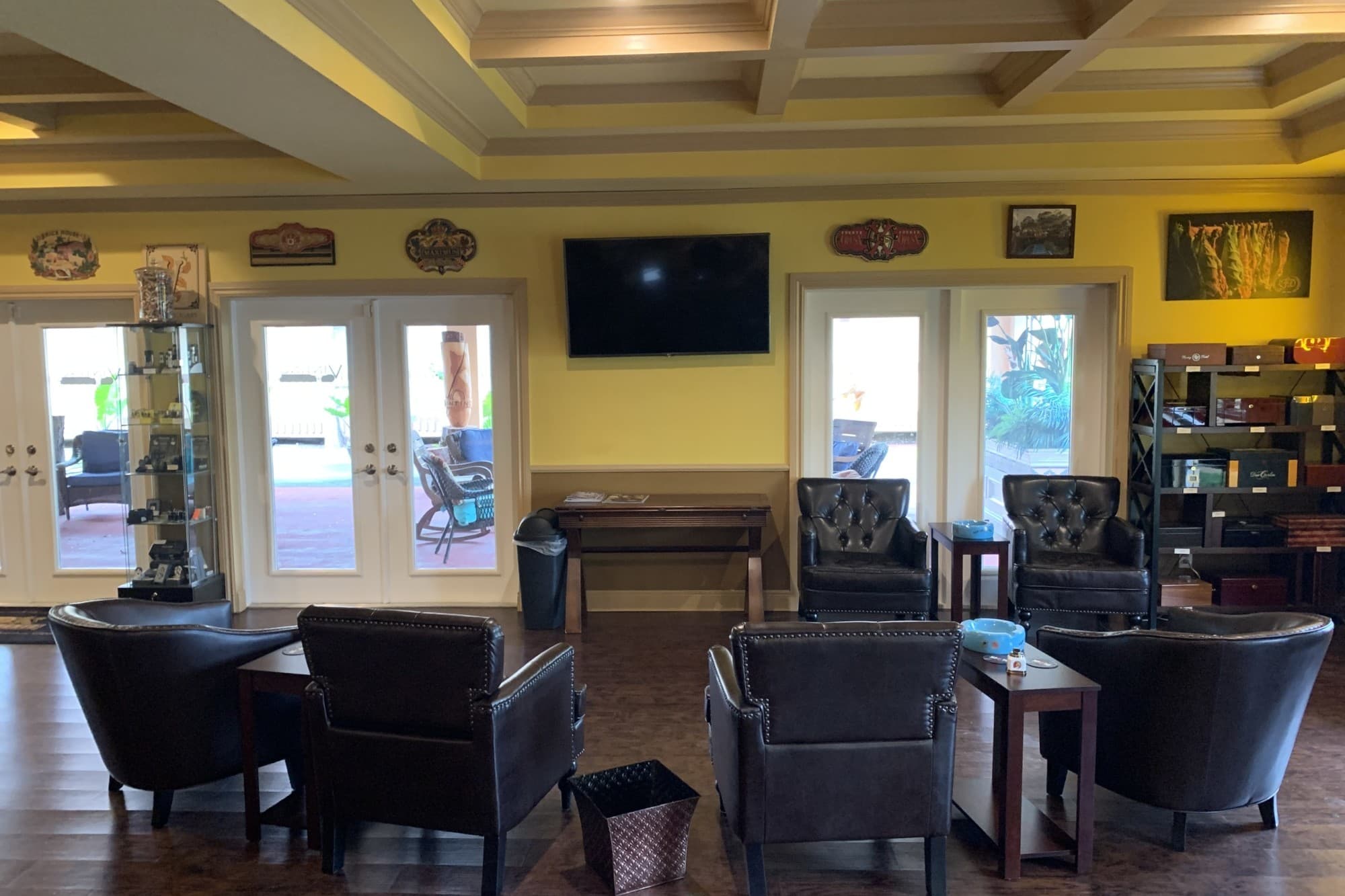 Vintino's Lounge Seating